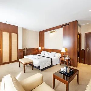Ascot Hotel